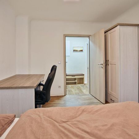 Gaeste- Und Ferienwohnung In Der Sportstadt Riesa Buitenkant foto