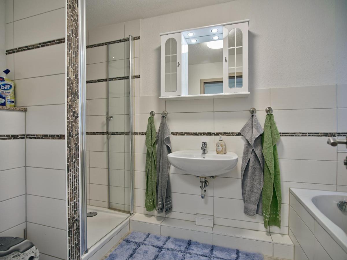 Gaeste- Und Ferienwohnung In Der Sportstadt Riesa Buitenkant foto