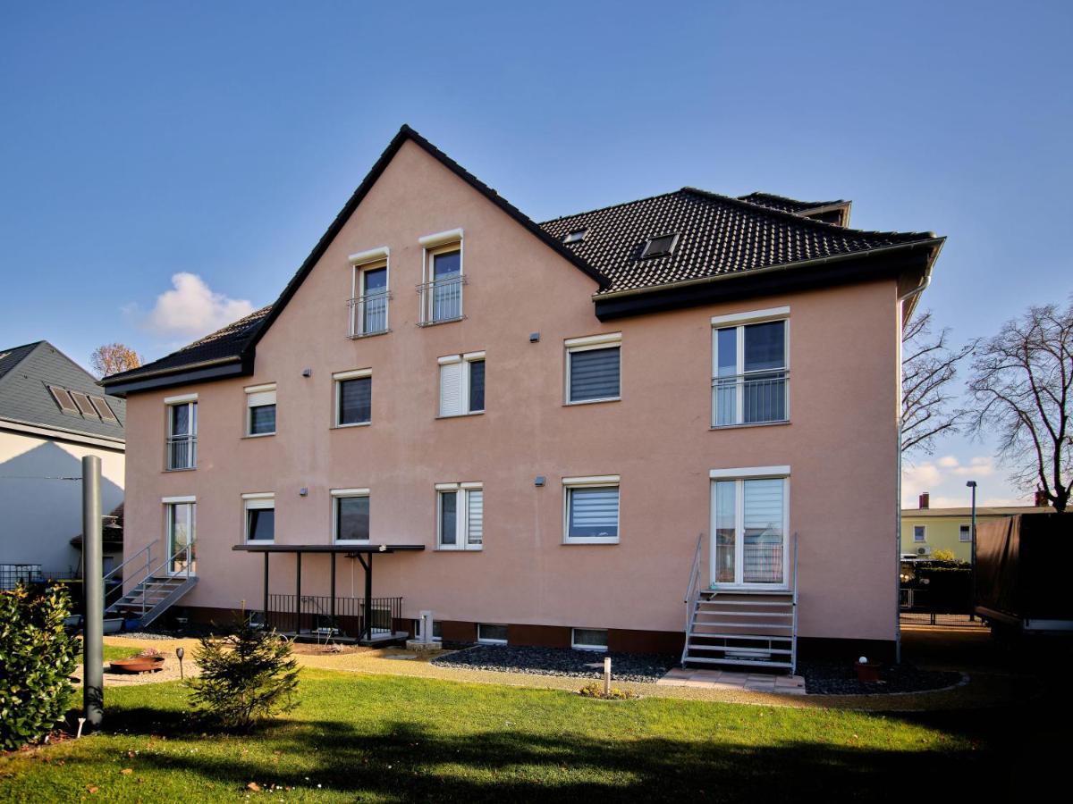 Gaeste- Und Ferienwohnung In Der Sportstadt Riesa Buitenkant foto