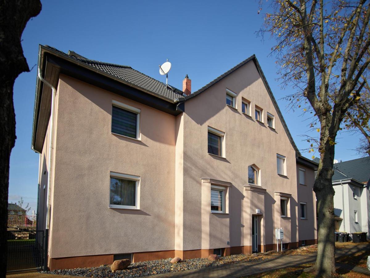 Gaeste- Und Ferienwohnung In Der Sportstadt Riesa Buitenkant foto